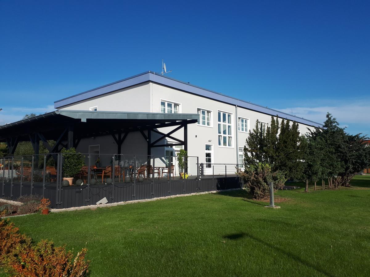 Garni Hotel Lavendelhof Nauen Kültér fotó